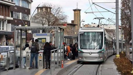 Konya'da 50 dakika süren tramvay seferi bu yöntemle 25 dakika! Üstelik istasyon sayısı değişmiyor