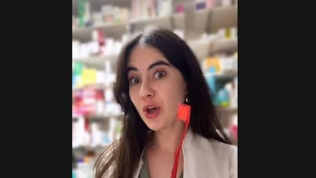 Elena Monje, farmacéutica: “No limpiarte bien los dientes puede ser la causa de tu disfunción eréctil”