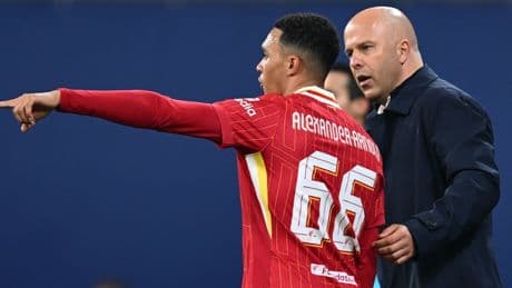 Arne Slot asks fans to support Trent Alexander-Arnold at trophy presentation