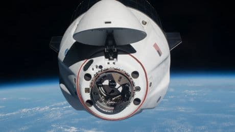 La nave Dragon de Elon Musk no irá a la ISS, de momento, por una &quot;señal de presión&quot; en el módulo ruso
