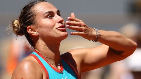Dünya 1 numarası Sabalenka 4. turda