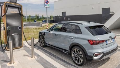 Audi A3 allstreet diventa plug-in: fino a 138 km in elettrico puro