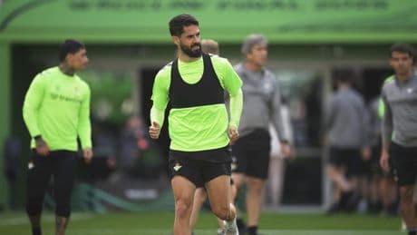 Isco: "El Chelsea tiene más dinero, pero el Betis más ilusión por escribir su historia en Europa"