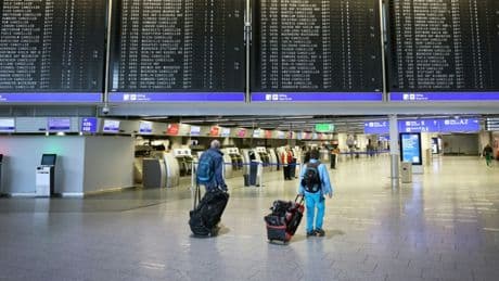 Verbraucherschützer hoffen in Kampf gegen Abschwächung von Fluggastrechten auf EU-Parlament