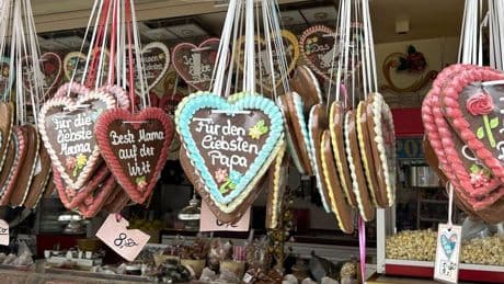 Preis-Check auf der Düsseldorfer Rheinkirmes 2025: Essen, Trinken, Fahrgeschäfte – das kostet ein Besuch auf der Rheinkirmes