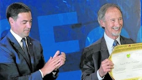 Premio al padre del programa de intercambio de estudiantes entre EEUU y Euskadi