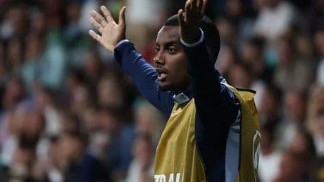 Liverpool told they 'don't need' Alexander Isak after striker suffers Sweden nightmare