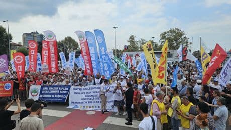 İstanbul'da iş bırakan kamu emekçileri: Yeni bir satış sözleşmesine tahammülümüz kalmadı