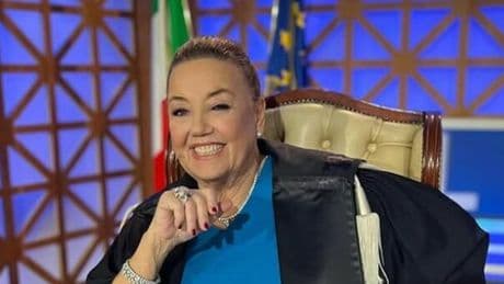 Annamaria Bernardini De Pace, furto nella villa dell'avvocatessa: in 3 picchiano il custode poi fuggono. Danni per 100mila euro