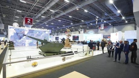 IDEF 2025'te yerli savunma sanayisi araçlarıyla geçiş töreni yapıldı