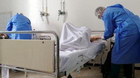 En Tunisie, l’hôpital public maltraite les jeunes médecins
