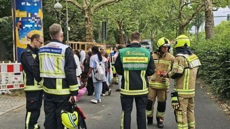 Nach Vollbremsung: 16 Fahrgäste in BVG-Bus verletzt