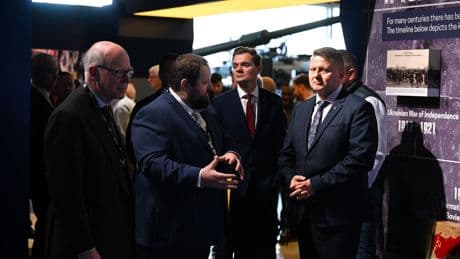 Ukraine : qui est Valeri Zaloujny, l’homme qui pourrait succéder un jour à Volodymyr Zelensky ?