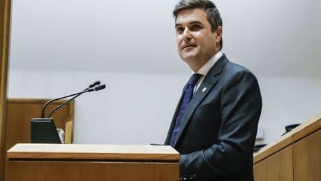 El Gobierno vasco busca fabricar baterías en Euskadi en alianza con el gigante chino Hithium