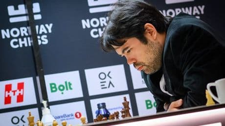 Nakamura tumba a Carlsen en la ‘muerte súbita’ tras remontar una posición perdedora