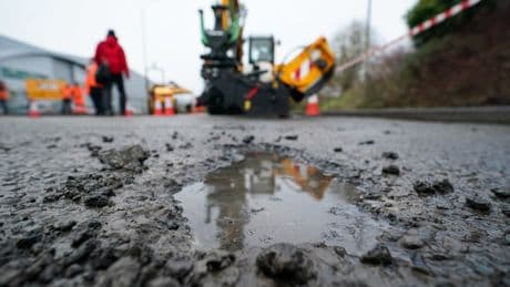 Criminals could fill potholes and clean bins under government plans