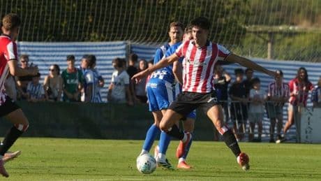 Rego, la mejor noticia de la mala pretemporada del Athletic