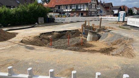Braunschweig: Nach Wasserrohrbruch in Wenden bleibt Hauptstraße gesperrt