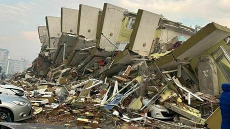 Deprem sanıklarının duruşmalardan bağışık tutulmasına tepki: "Adil yargılama ilkesine gölge düşürüyor"