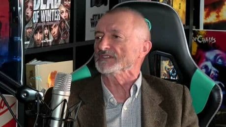 El libro que Arturo Pérez-Reverte recomienda leer sí o sí: una novela bélica inspirada en hechos reales que fue todo un éxito