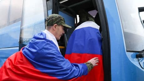 Rusia y Ucrania intercambian 292 prisioneros de guerra durante este domingo