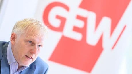 Bildung: Gewerkschaft: Schulen fehlen Tausende Lehrkräfte
