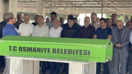 Osmaniye’de kocası tarafından öldürülen kadın gözyaşları arasında toprağa verildi