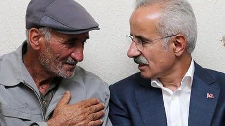 Bakan Uraloğlu Bitlis'te şehit Yeşildemir'in ailesini ziyaret etti