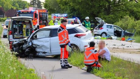 Auf Landstraße im Norden - Zwei Frauen sterben bei Frontalcrash