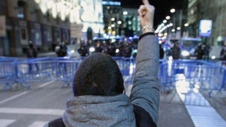 Diez años con la 'ley mordaza' que Sánchez no ha logrado derogar