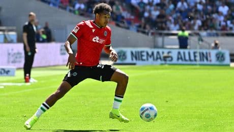 Perfekt - Arminia macht Momuluh fest