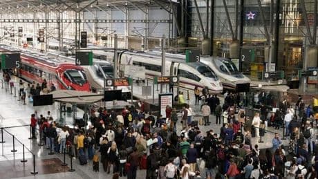 La alta velocidad ferroviaria supera los 4 millones de viajeros en junio, con un alza del 14,3%