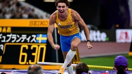 Este es el dinero que gana Duplantis cada vez que rompe el récord mundial: una de las claves de que vaya centímetro a centímetro