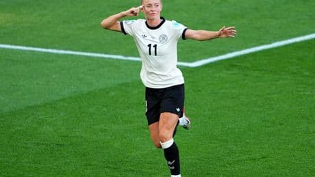DFB-Stürmerin Lea Schüller: Die Spitze des Dreizacks