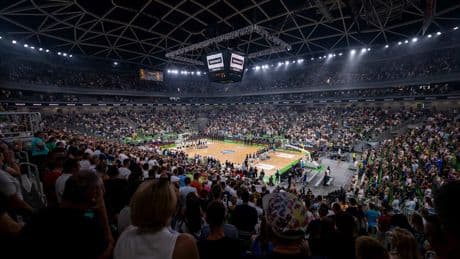 Plötzlich ist es dunkel - Mini-Stromausfall bei Basketball-Kracher