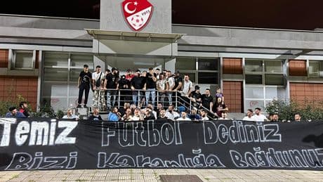 Trabzonspor taraftarlarından TFF'ye tepki! İstifaya davet ettiler