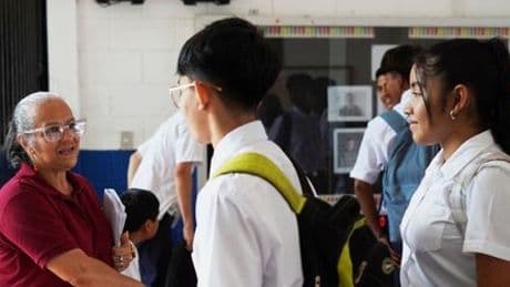 El Salvador will mangelnde Höflichkeit an Schulen bestrafen