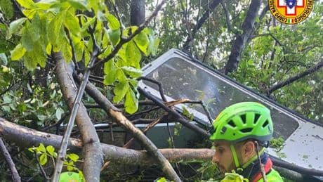 Cuatro muertos al caer un teleférico cerca de Nápoles