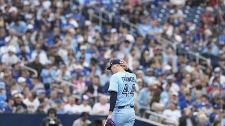 Jays’ five-game win streak ends with loss to Phils