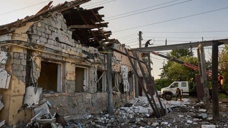 Ukraine-Russia war latest: Putin launches airstrikes killing five people just hours before peace talks in Istanbul