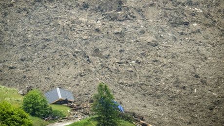 Schweiz: Gletscher stürzt auf Blatten: Dorf unter Geröll begraben