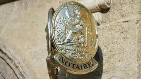 "Taxe sur le deuil": une loi supprime les frais bancaires "extravagants" pour clôturer le compte d'un mineur décédé