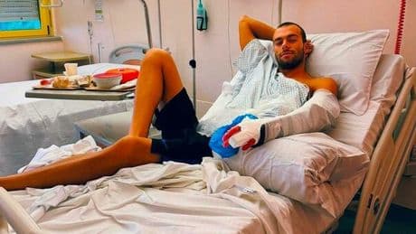 Gregorio Paltrinieri operato a dito e gomito dopo i Mondiali di nuoto: ecco come sta