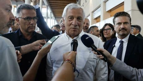 Salvini-Macron, Tajani: «La forza delle idee vince sempre sulla violenza delle parole»