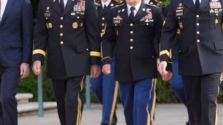 Gründungstag der US-Armee: Militärparade in Washington - Hunderte Anti-Trump-Demos