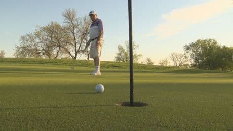 Senior golfer scores double hole-in-1 in a single round