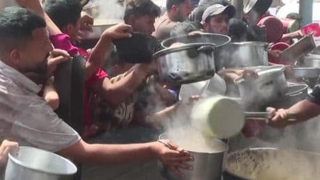 Gazzeli çocuklar yeterli gıda almıyor! İsrail, günlerdir yardımların girişine engel oluyor