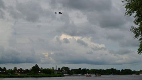 Politie zoekt sinds ochtend naar man in Friese plas
