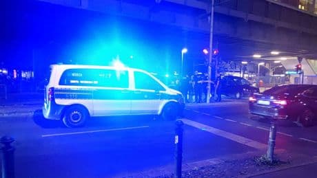 Berlin: Unfall mit Einsatzwagen – drei Beamte schwer verletzt
