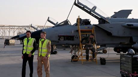 Gespräche mit Soldaten: Wüst macht Stippvisite bei Luftwaffe in der Wüste